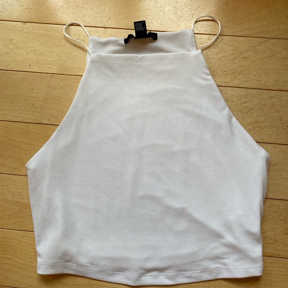 Medium forever 21 crop top. White, thin straps